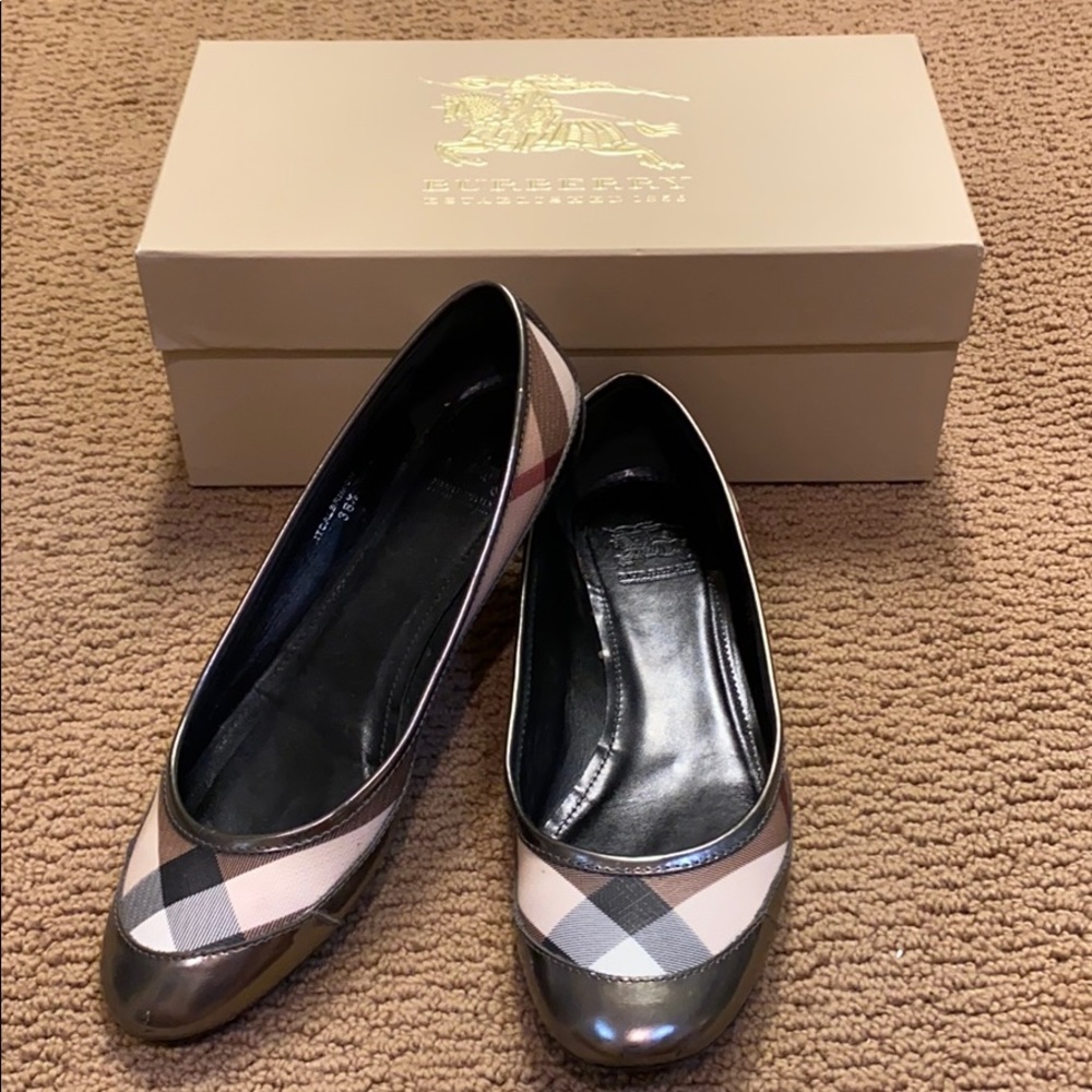 Burberry flats